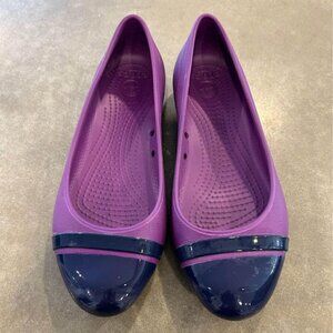 Crocs! New condition. Womans size 5. Adorable!! Office/casual.